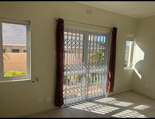 1 BEDROOM PROPERTY TO RENT IN FISH HOEK